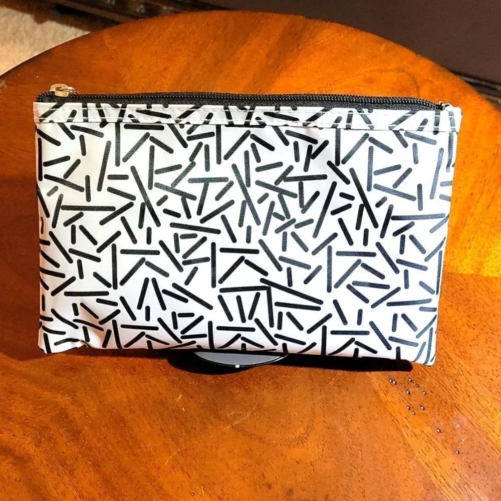 BRAND NEW SMALL ALLEGRO MAKEUP BLACK/WHITE BAGS.